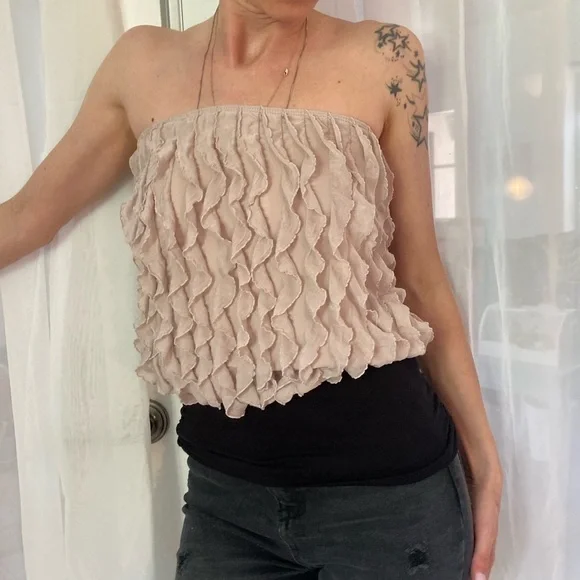 Tube top lacy frills with black bodice waist. Feminine lacy tube top - Picture 1 of 11